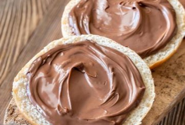 Nutella or cream cheese (Croissant or Bagel)