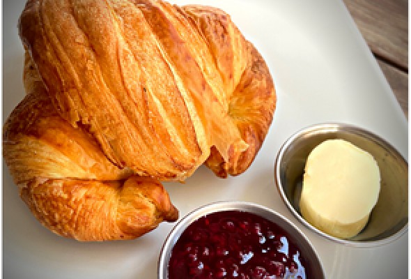 Jam and butter (Croissant or Bagel)